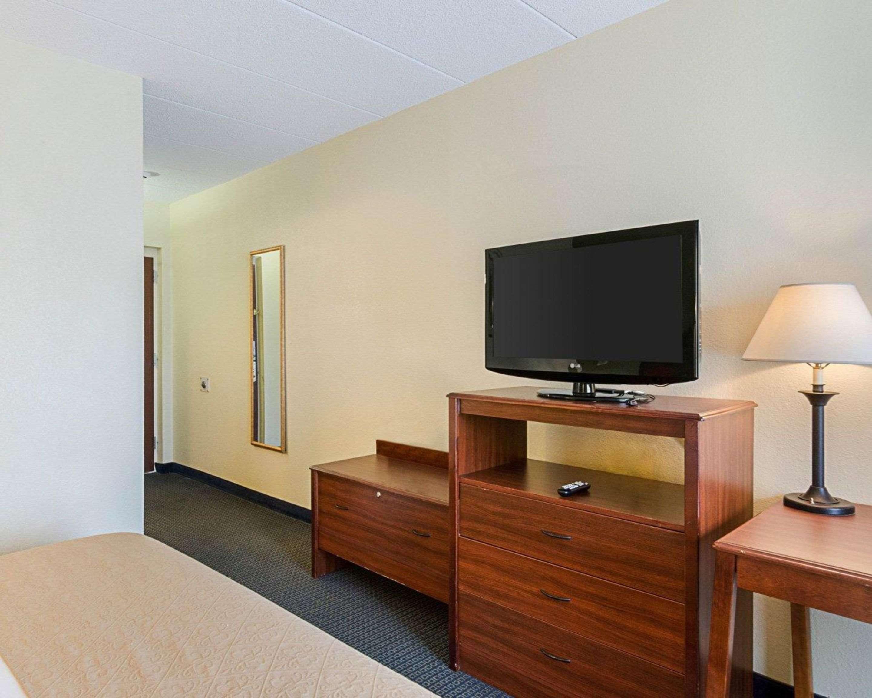 Quality Inn & Suites Worcester Extérieur photo