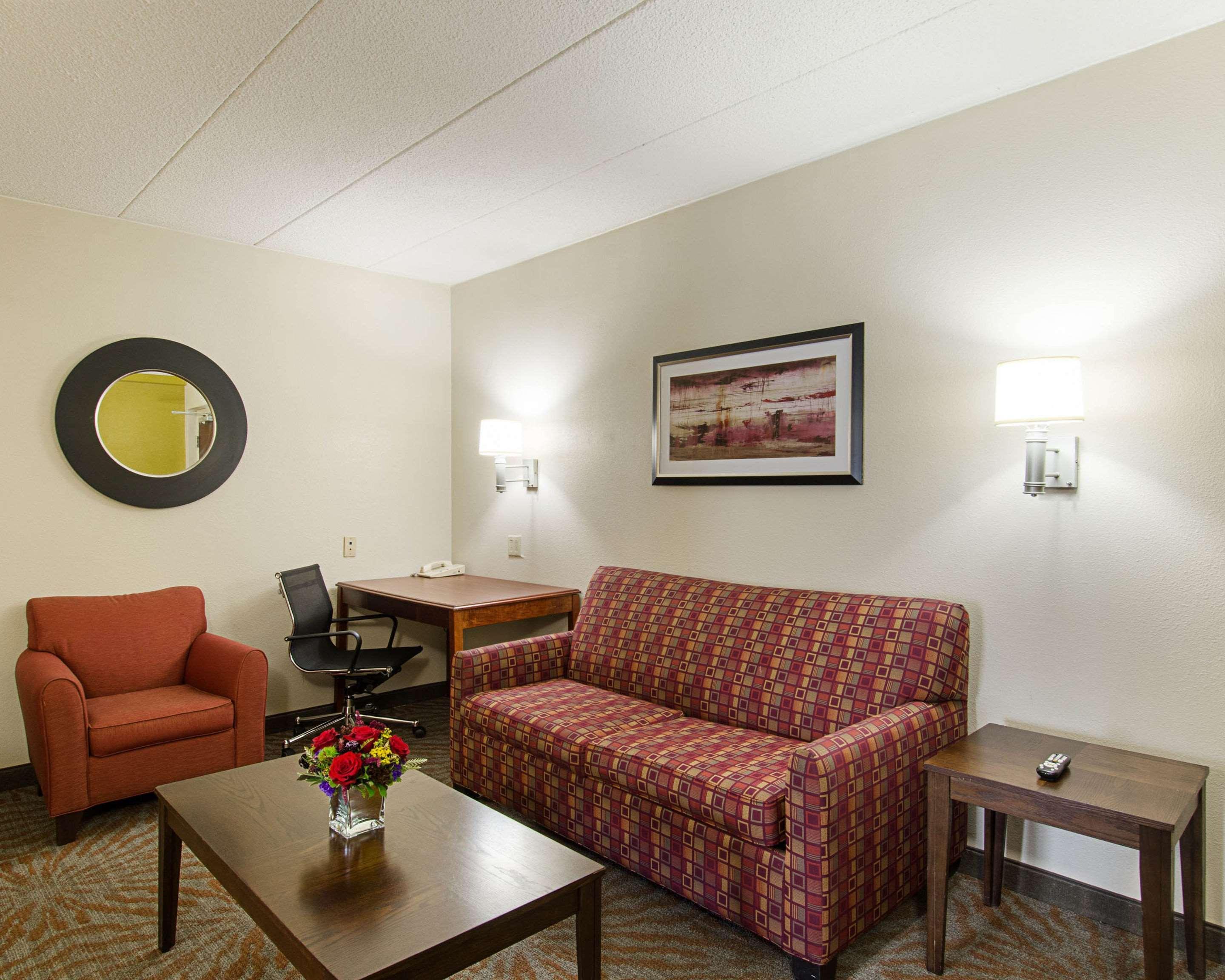 Quality Inn & Suites Worcester Extérieur photo