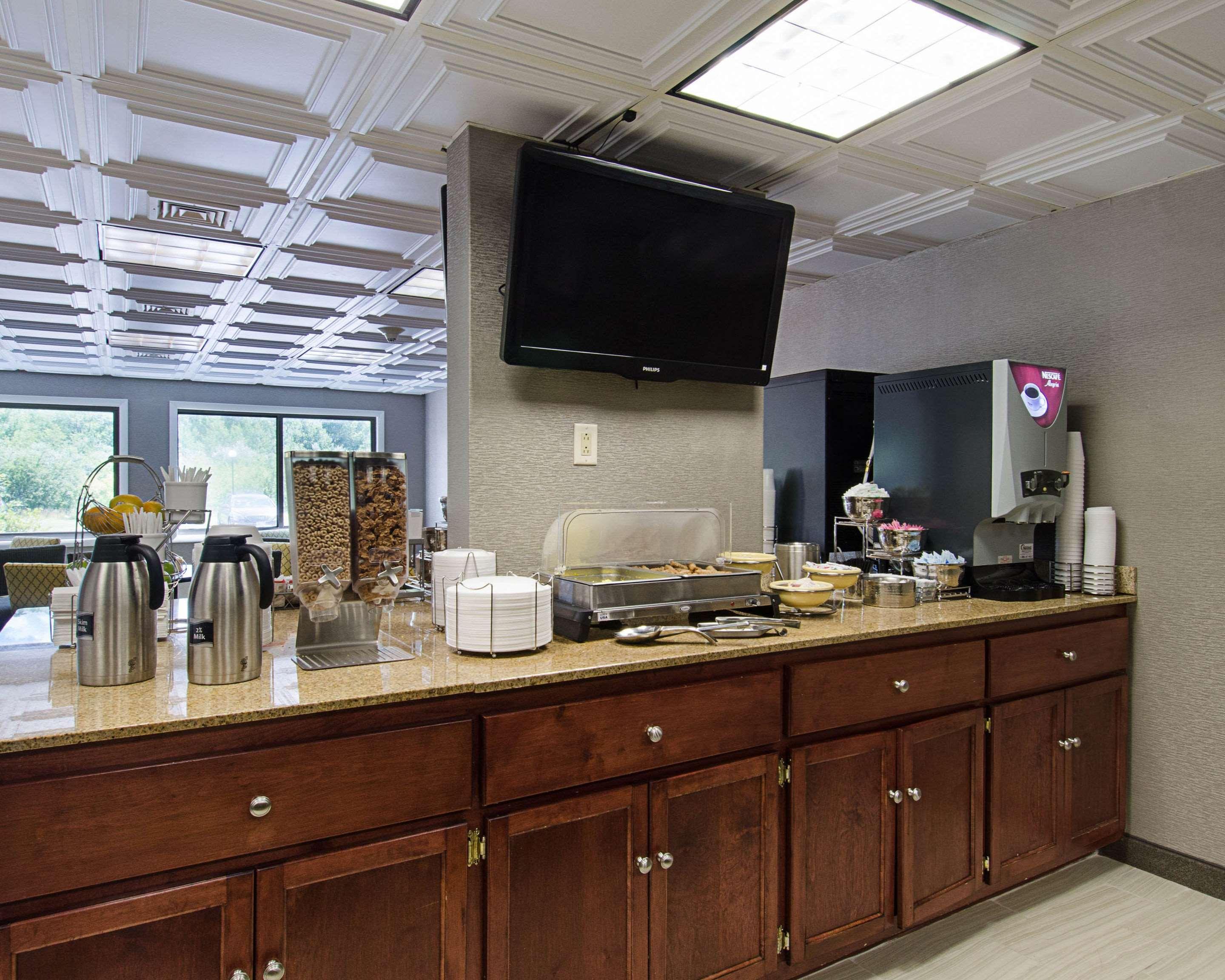 Quality Inn & Suites Worcester Extérieur photo
