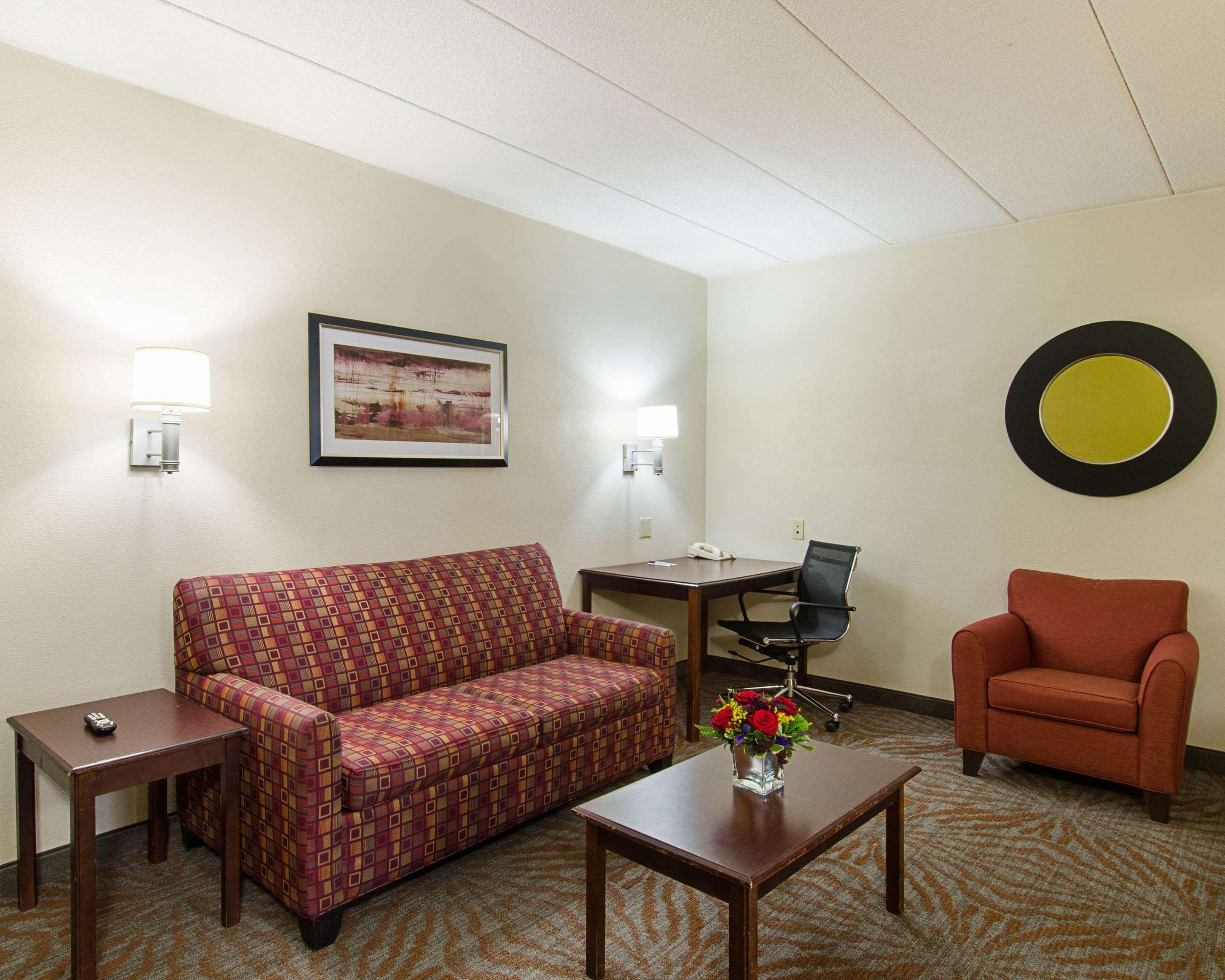 Quality Inn & Suites Worcester Extérieur photo