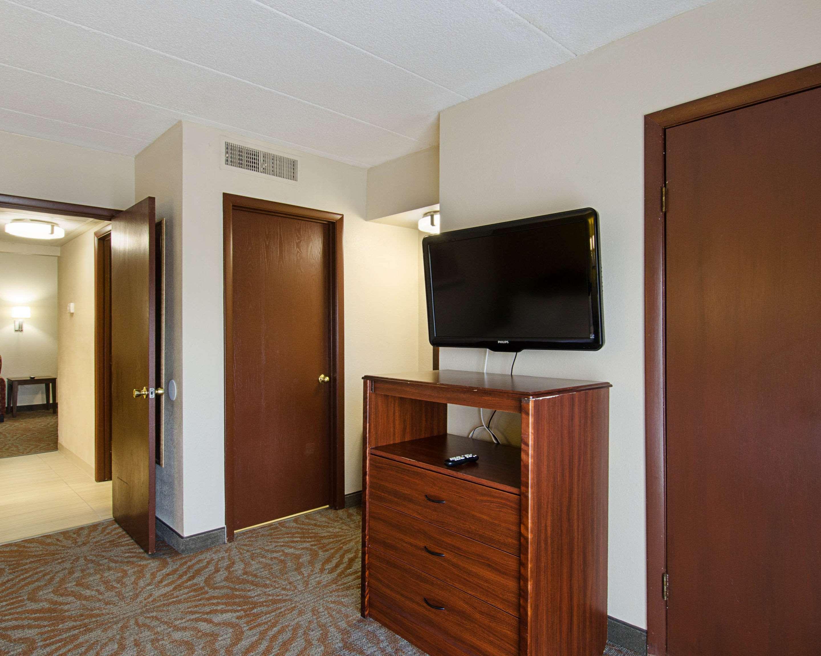 Quality Inn & Suites Worcester Extérieur photo