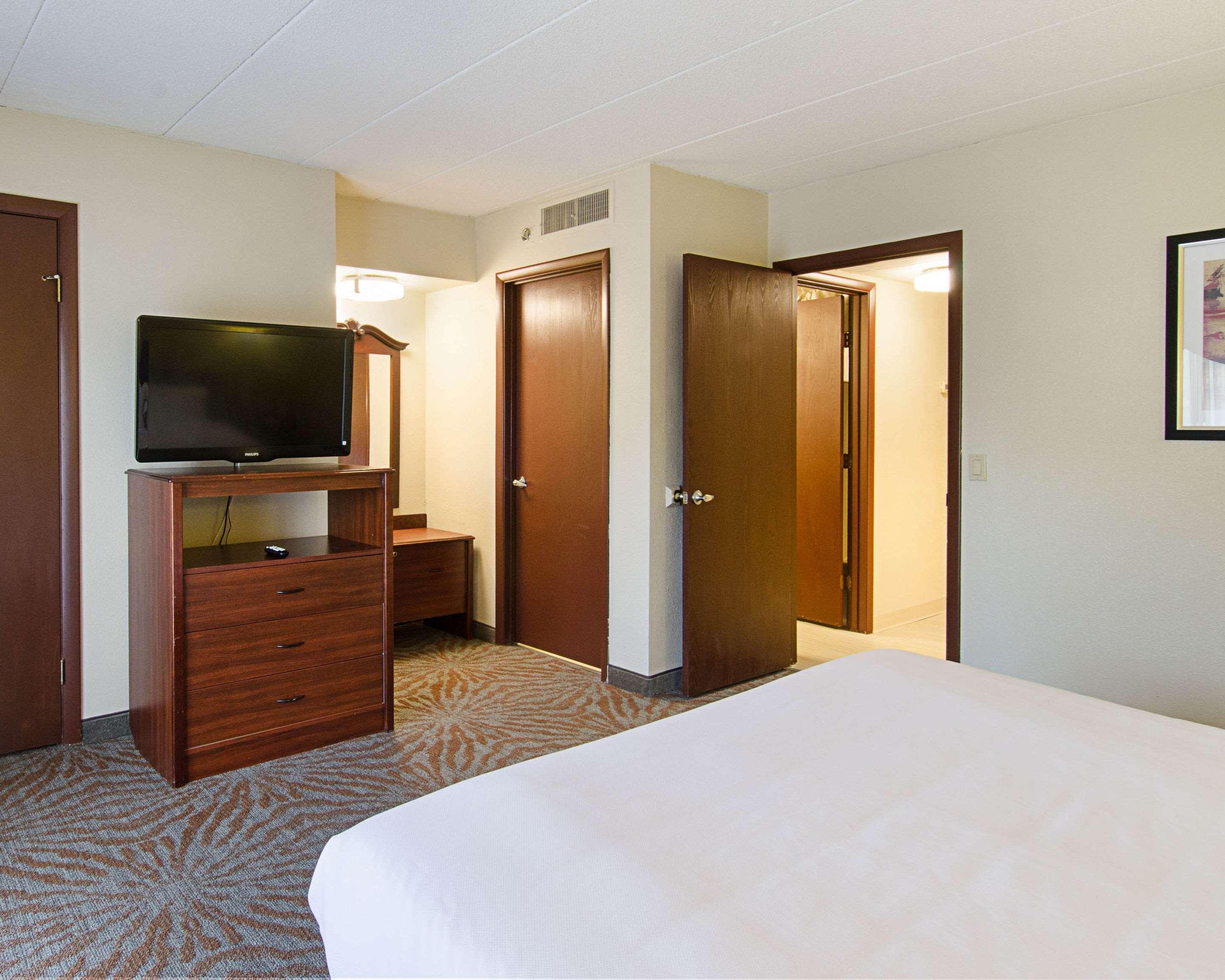 Quality Inn & Suites Worcester Extérieur photo