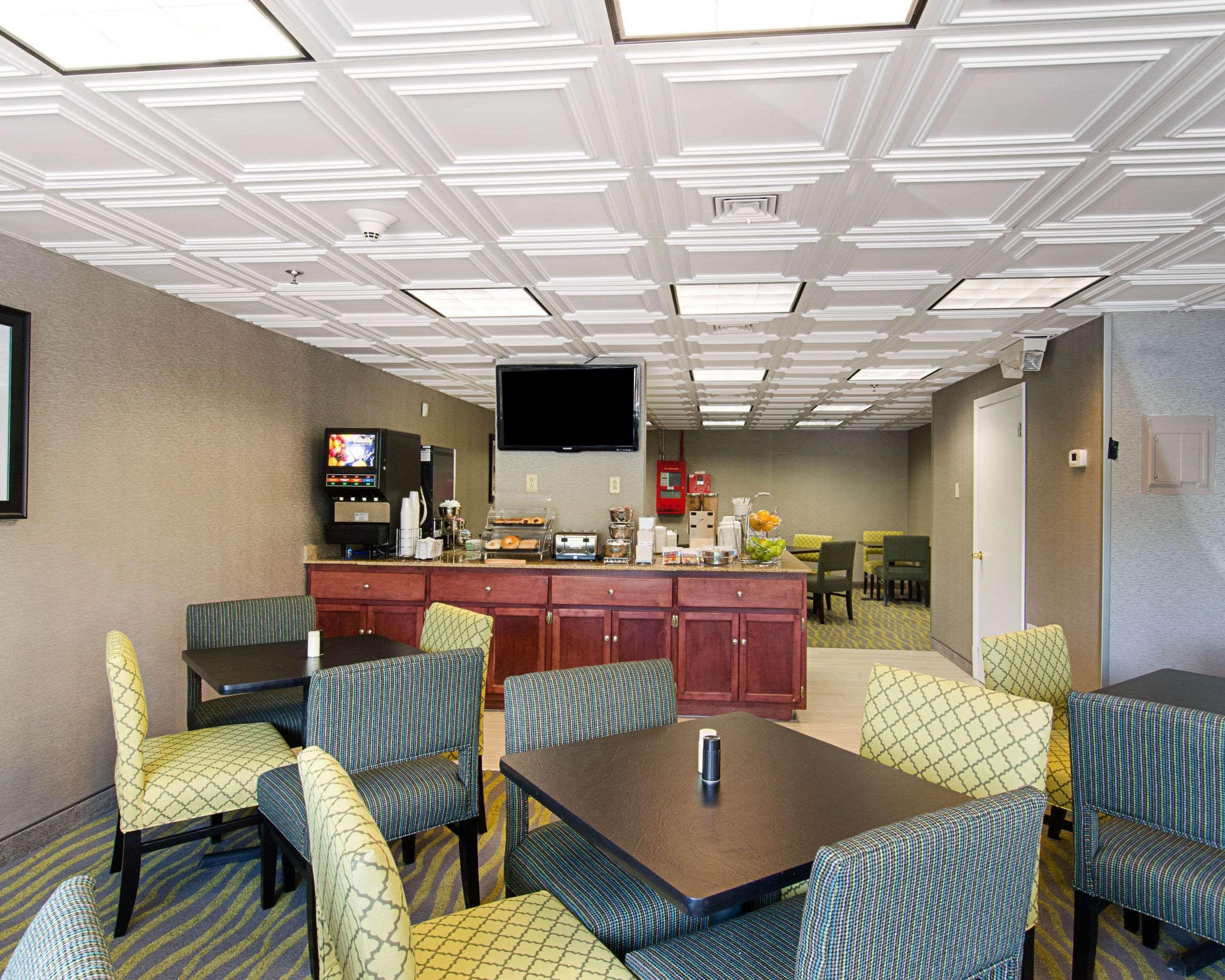 Quality Inn & Suites Worcester Extérieur photo